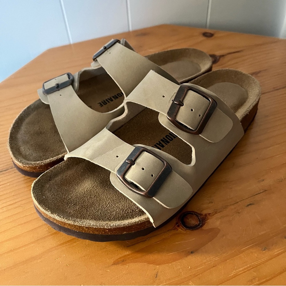 Cushionaire Lane Cork Footbed Sandals Slip On Two Strap Buckle Stone Tan Comfy - Picture 4 of 11